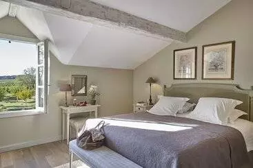 Отель Château Les Carrasses