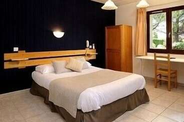 ホテル Logis Hôtel Le Mistral   Restaurant   Montélimar Sud