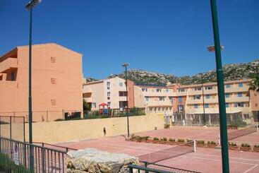 هتل آپارتمان Residence Le Nereidi Con Piscina   Parcheggi