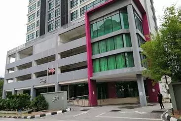 Hotel Nexus Regency Suites &