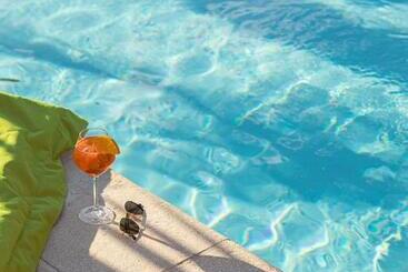 בית מלון כפרי Contact Hôtels Les Pierres Dorées