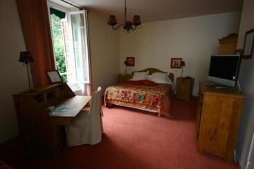 בית מלון כפרי Logis Hôtel De La Chapelle