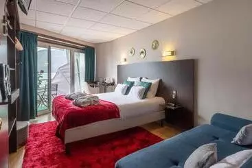 Отель Hôtel Du Poète