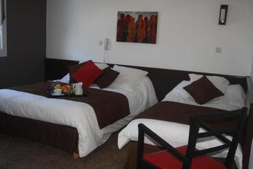 בית מלון כפרי Logis Hôtel Emeraude Des Bois