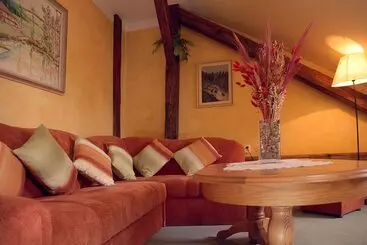 Pensionat Mahleruv Penzion Na Hradbach