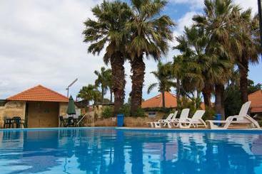 فندق Mandurah Holiday Village