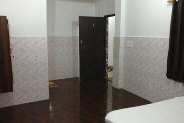 Отель Saby Guest House