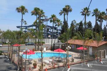 فندق على الطريق Best Inn & Suites