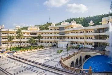 Отель Labh Garh Palace