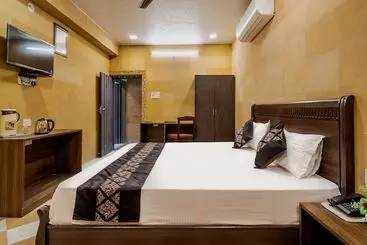 Hotel Akashdeep   Located City Centre