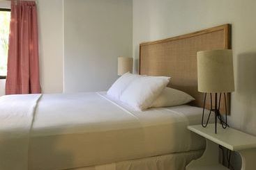 酒店 Harbor Reef Beach & Surf Resort