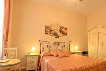 ホテル La Terrazza Di Montepulciano