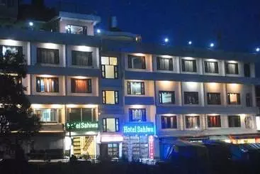 Adb Rooms Hotel Sahiwa