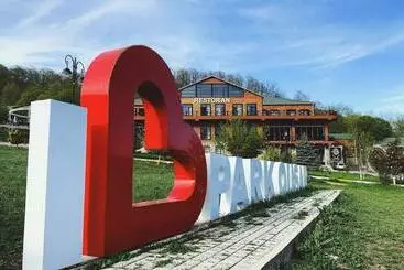 هتل Deluxe Park Qusar Resort & Spa