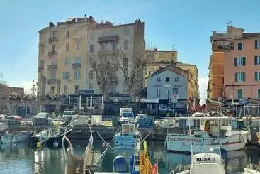 アパートホテル Les Studios Du Pêcheur   Hypercentre   Clim   City Trip