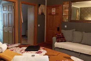 Outlander Boutique B&b Super King