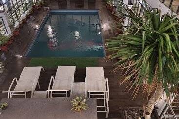 Erus Suites Hotel Boracay