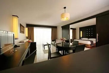 Отель Tahiti Nui