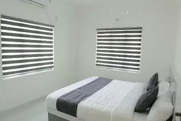 Aparthotel Yelza Hotel And Residence