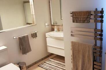 Barn Court Bed And Breakfast