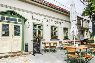 پانسیون Penzion A Bistro Starý Kopec