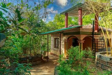 호스텔 Nature Inn Cottages