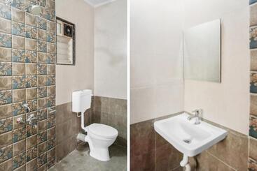 Collection O Hotel Galaxy Executive