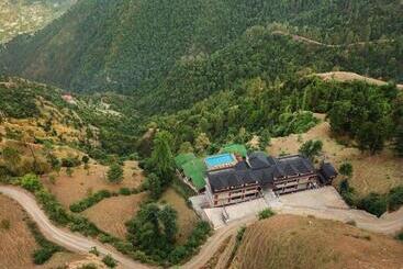 Justa Cliffend Resort & Spa Mashobra