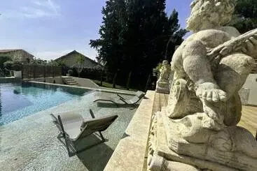 Aamiaismajoitus (B&B) La Chambre Cézanne