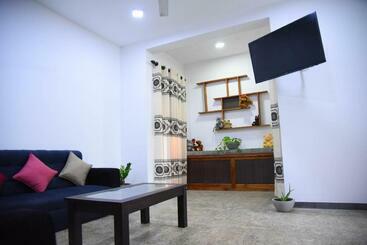 膳宿费 Relax House