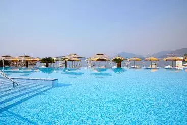 هتل Maestral Resort & Casino