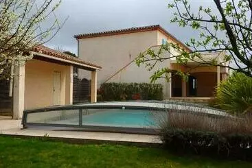 Aamiaismajoitus (B&B) L Oustal Des Fontanilles