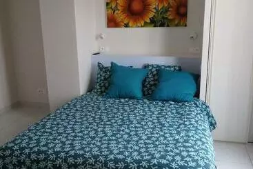 Bed and Breakfast L Oustal Des Fontanilles