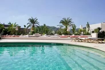 ユースホステル La Pandilla Ibiza