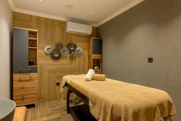 ホテル Aquamarine   Wellness & Spa