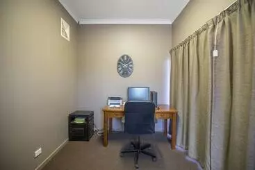 فندق Emerald Maraboon Motor Inn