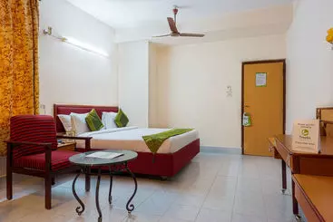 Hotel Saaket Residency In Daba Gardens