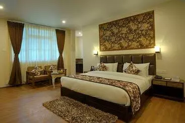 Hotel The Aryan Regency