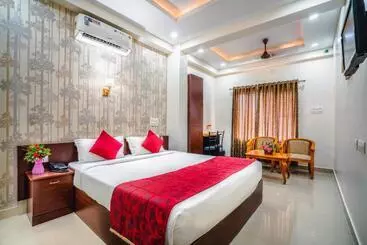 Hotel Almas Residency