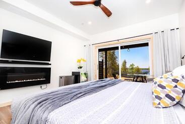 Stone Cove Waterfront Adults Only B&b