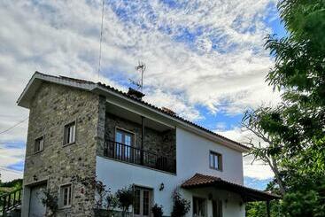 مبيت وإفطار O Bilhó