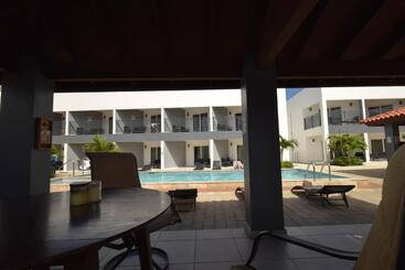 هتل Arena Condos Aruba   Few Steps From Eagle Beach!