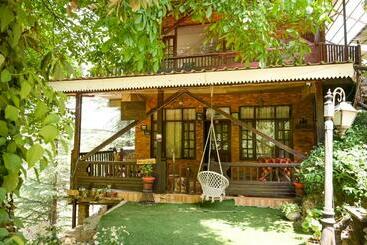 Hotel Royal Swiss Cottage