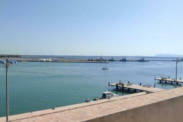 پانسیون The Twins Rooms In Trapani 1