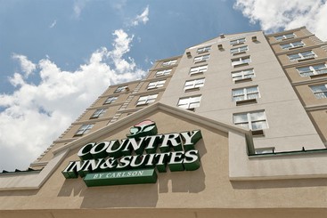 Otel Queens County Inn & Suites
