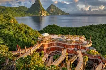 هتل Jade Mountain