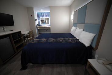 بنسيون Mid City Inn & Suites Pico Rivera