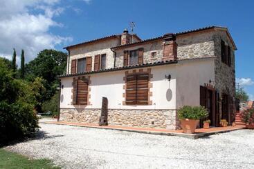 호텔 Agriturismo La Vecchia Quercia