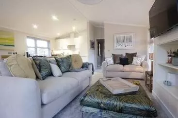 Hotelli Hollicarrs   The Rushes