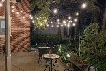 تختخواب و صبحانه The Alden House